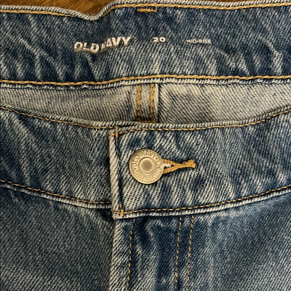 NWT, Old Navy Mid Rise Jeans - Picture 3 of 7